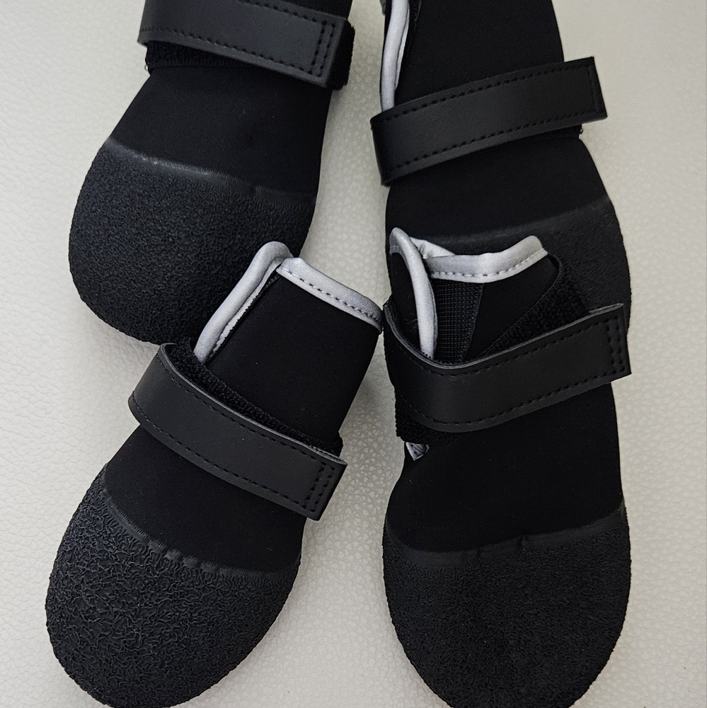 2 Pairs Dog Shoes